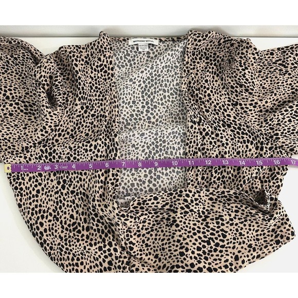 American Eagle Cropped Wrap Front Top Womens XS Kimono Sleeves Animal Print - Picture 8 of 9